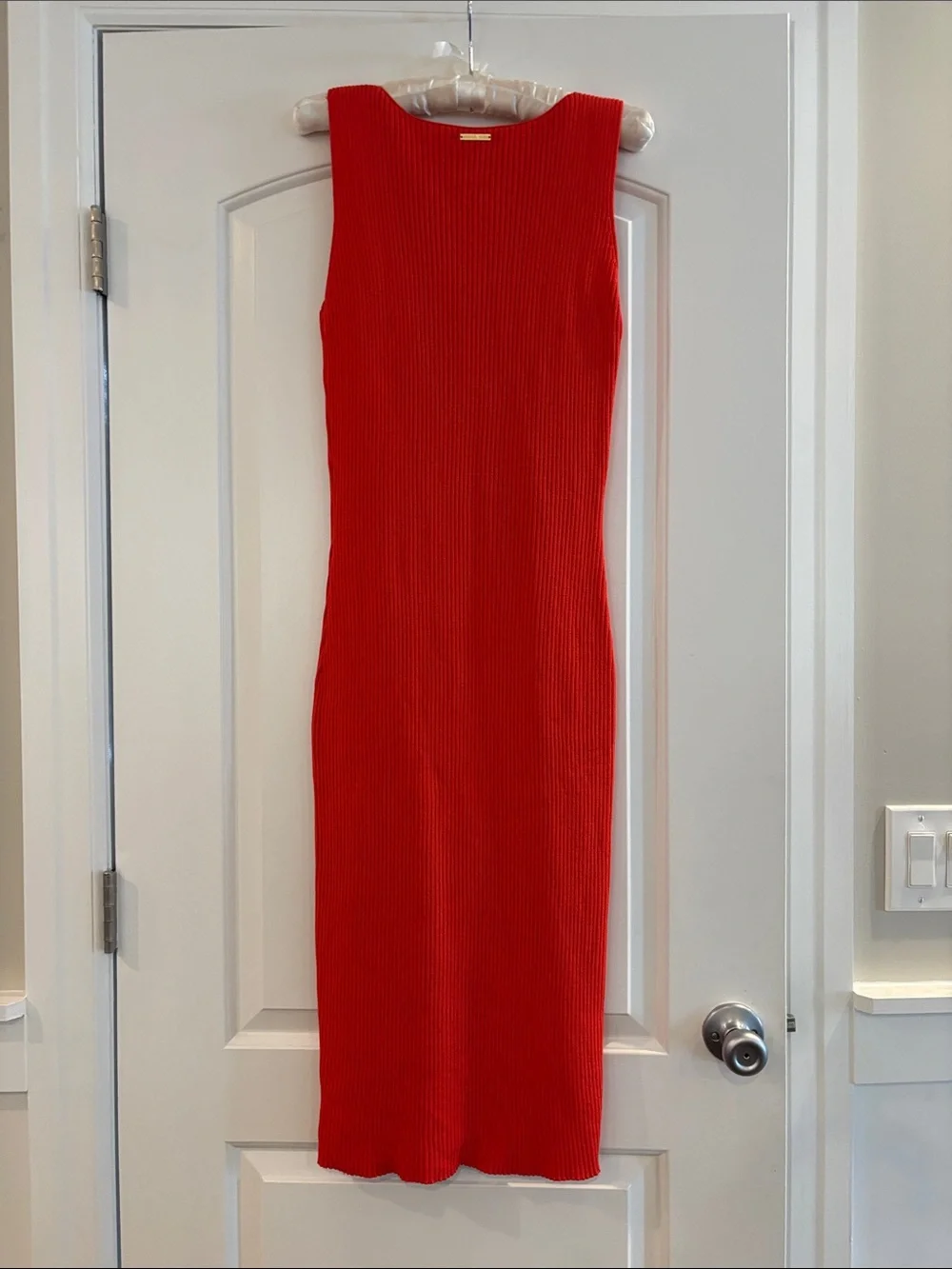 Michael Kors Red Sleeveless V‑Neck Ribbed Midi Dress